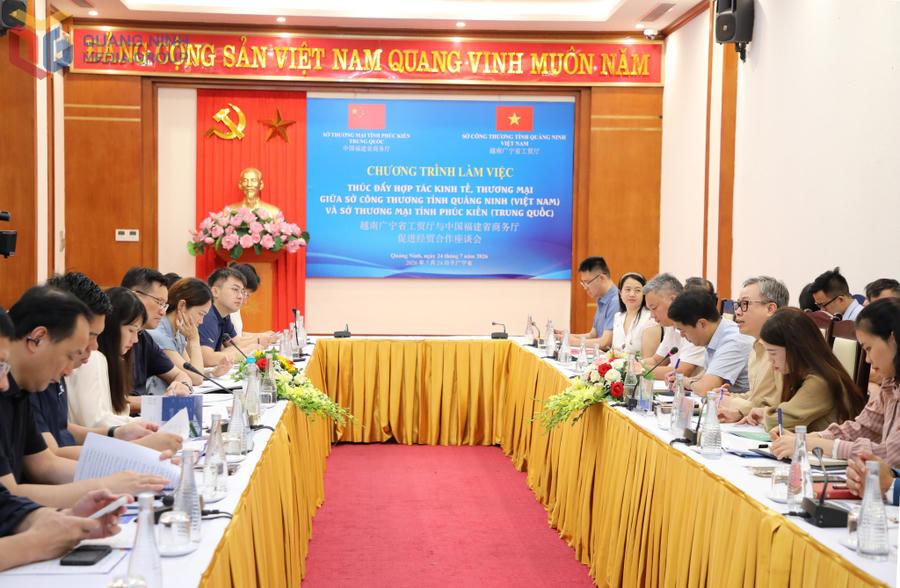 Quang cảnh buổi làm việc.