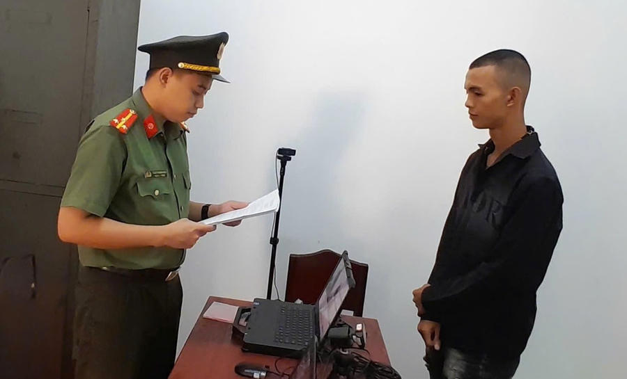 Cơ quan Công an tống đạt các quyết định đối với Cao Thanh Ngẩu