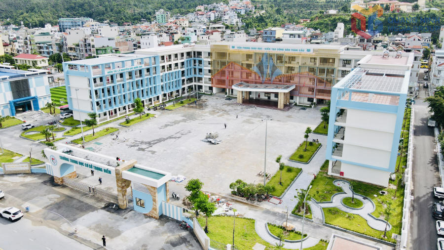 Trường THCS Trọng Điểm (phường Hạ Long) được đầu tư hiện đại, đáp ứng nhu cầu dạy và học theo chương trình giáo dục phổ thông 2018. Ảnh: Hoàng Nga