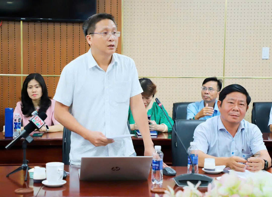 Các đại biểu phát biểu tại hội nghị.