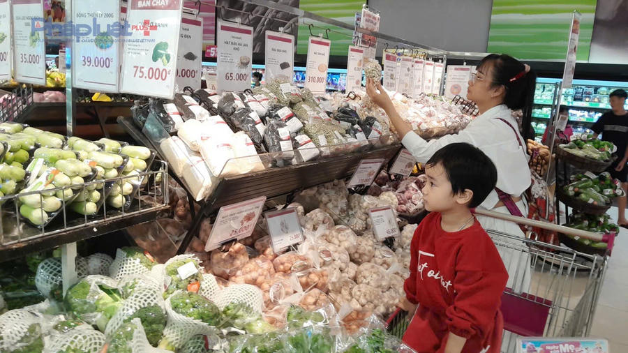 Bán lẻ hàng hóa và doanh thu dịch vụ tiêu dùng 6 tháng đạt 516,9 nghìn tỷ đồng.