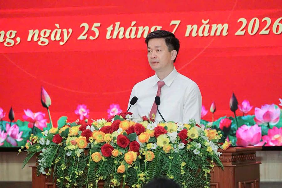 Ông Lê Quang Tùng - tân Bí thư Tỉnh ủy An Giang phát biểu nhận nhiệm vụ.