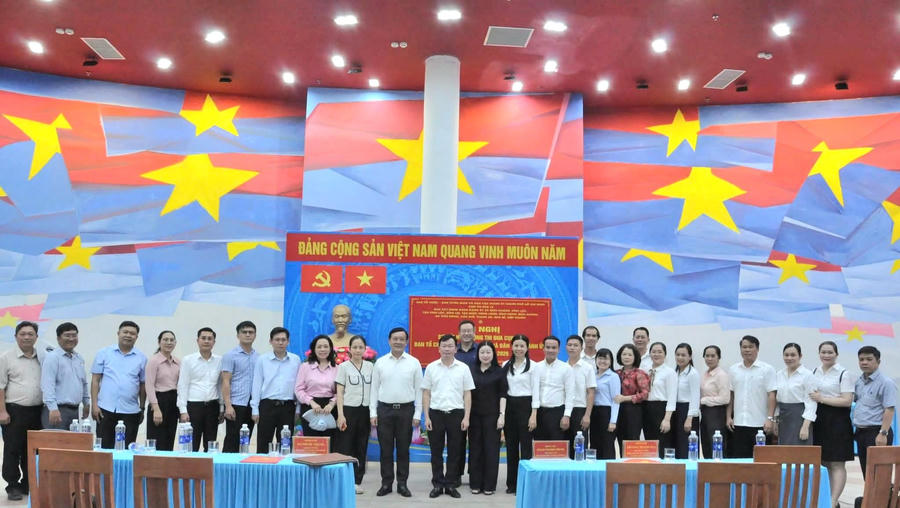 Các đại biểu tham dự Hội nghị sơ kết hoạt động thi đua 6 tháng đầu năm 2026 của Cụm thi đua 12.