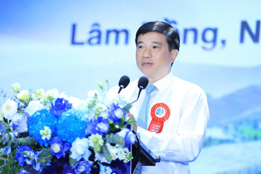 Đồng chí Y Thanh Hà Niê Kđăm, Ủy viên Ban Chấp hành Trung ương Đảng, Bí thư Tỉnh ủy, Trưởng Đoàn ĐBQH tỉnh phát biểu tại buổi lễ. (Ảnh: Cổng TTĐT tỉnh Lâm Đồng)