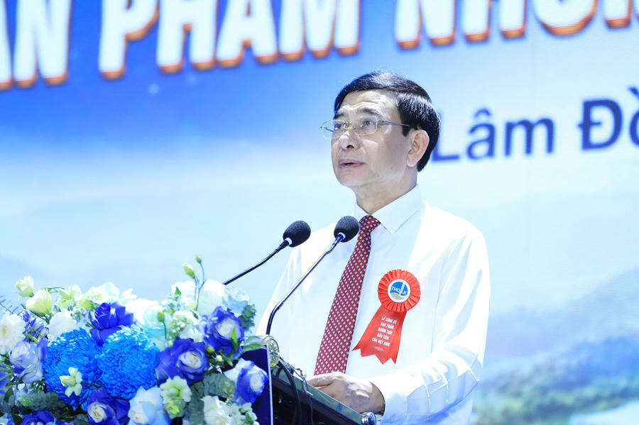 Đại tướng Phan Văn Giang, Ủy viên Bộ Chính trị, Phó Thủ tướng Chính phủ, Bộ trưởng Bộ Quốc phòng phát biểu định hướng tại buổi lễ. (Ảnh: Cổng TTĐT tỉnh Lâm Đồng)