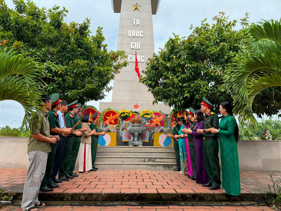 Về lại nơi các đồng đội an