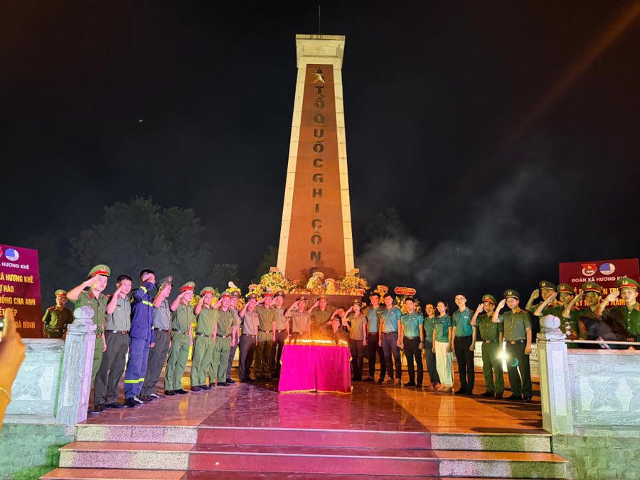 Lễ thắp nến tri ân.