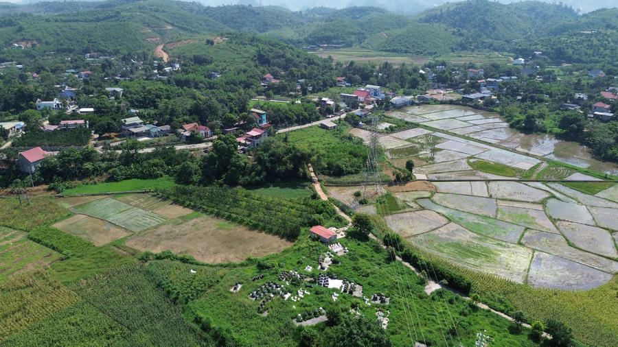 Dự án đường dây và TBA 110kV Kim Bôi đã triển khai từ cuối năm 2023 với hàng loạt dấu hiệu sai phạm khiến cho 8 hộ dân không đồng thuận đề nghị thanh tra toàn diện dự án.