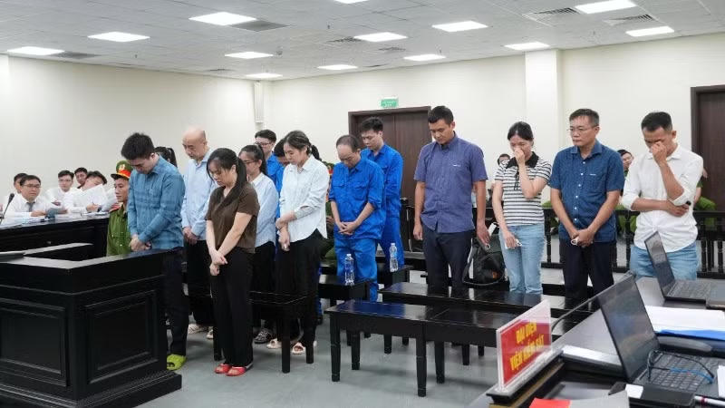 Các bị cáo tại phiên tòa. Ảnh: Nhân Dân