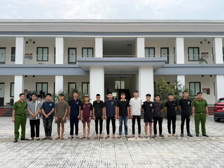 Các bj can bị tam giam.