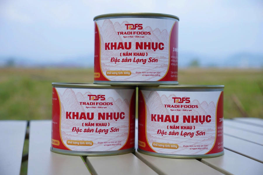 Nhiều sản phẩm tiêu biểu của Lạng Sơn được bày bán tại "Lạng Sơn Corner". Ảnh: DMS