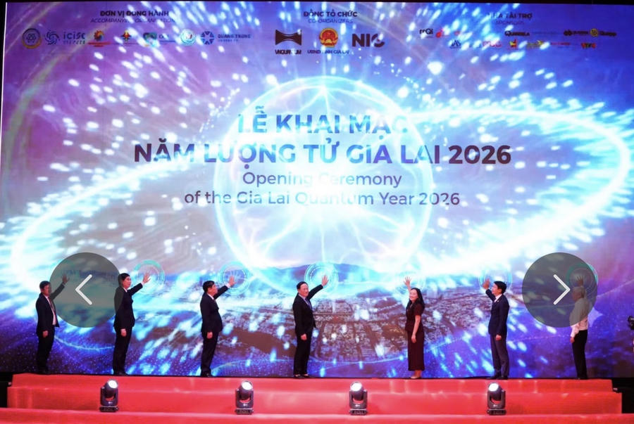 Thực hiện nghi thức khai mạc Năm Lượng tử Gia Lai 2026. Ảnh: Hồ Điềm/Báo Gia Lai
