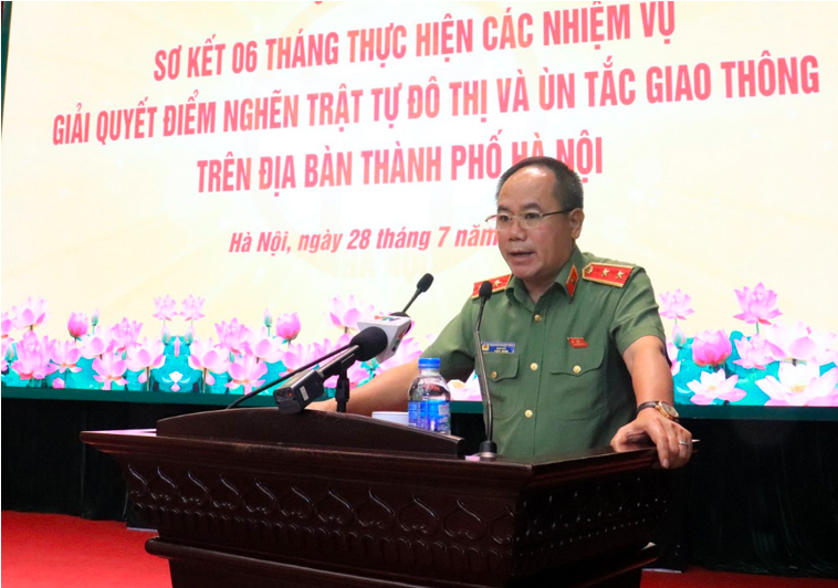 Trung tướng Nguyễn Thanh Tùng - Giám đốc Công an TP Hà Nội phát biểu tại hội nghị. Ảnh: T.K.