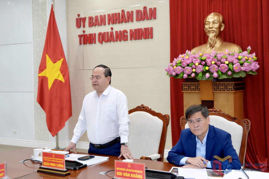 Ông Quản Minh Cường, Bí thư Tỉnh ủy, tỉnh Quảng Ninh phát biểu tại cuộc họp.