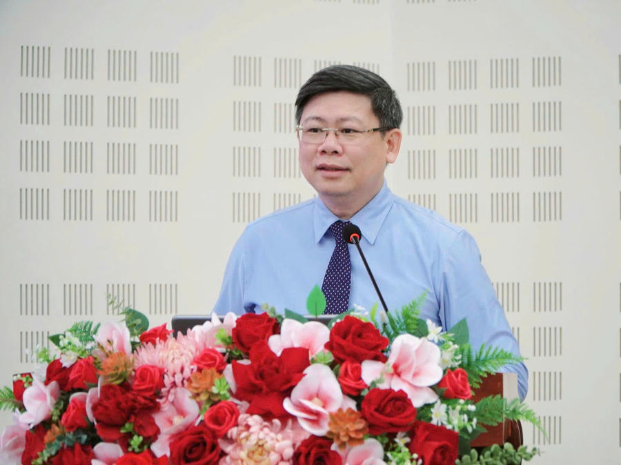 Ông Hoàng Hữu Hạnh, Phó Cục trưởng Cục Chuyển đổi số quốc gia phát biểu tại hội nghị.