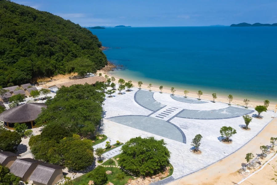 Đảo Đá Dựng, một trong những điểm đến du lịch sinh thái giàu tiềm năng của Quảng Ninh.
