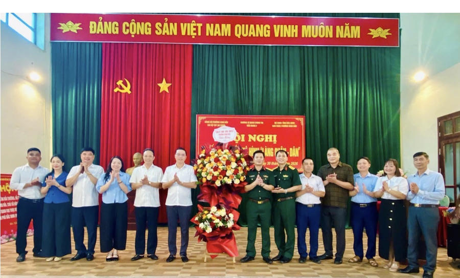 Việc xây dựng mô hình “Làng Quân - Dân” nhằm tăng cường trách nhiệm và sự phối hợp giữa địa phương với đơn vị quân đội trong chỉ đạo, hướng dẫn và tổ chức thực hiện các nhiệm vụ công tác dân vận