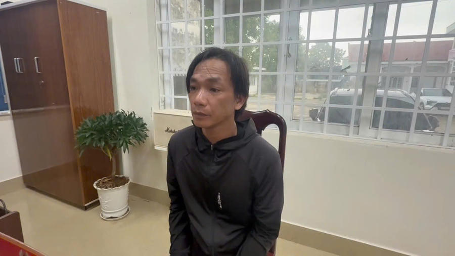 Đối tượng Lê Quang Nhã tại cơ quan công an