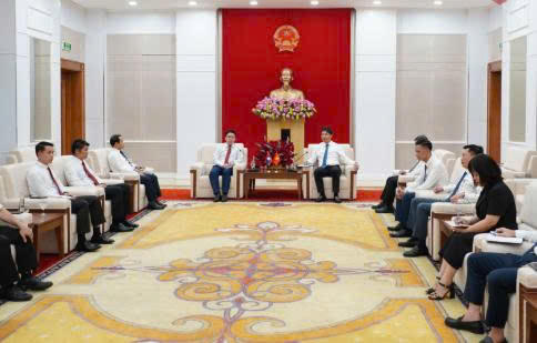 Quang cảnh buổi làm việc.