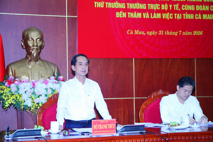 Ông Hồ Thanh Thủy - Phó Bí thư Tỉnh ủy, Chủ tịch Ủy ban MTTQ Việt Nam tỉnh Cà Mau, phát biểu tại buổi làm việc.
