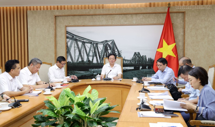 Phó Thủ tướng Hồ Quốc Dũng chủ trì cuộc họp. Ảnh: VGP