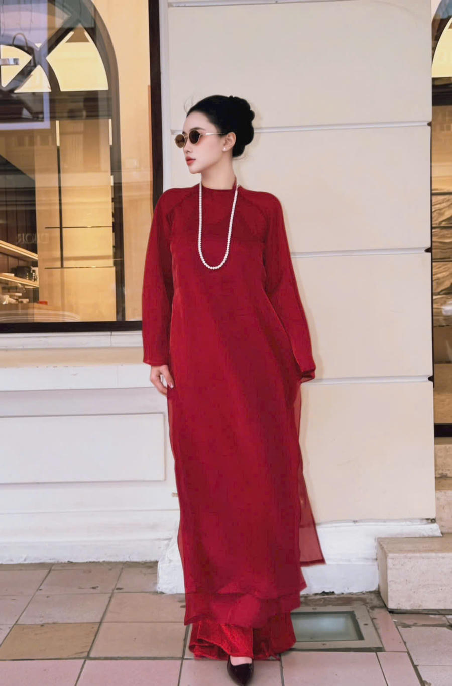 ...Và đằm thắm trong trang phục áo dài truyền thống