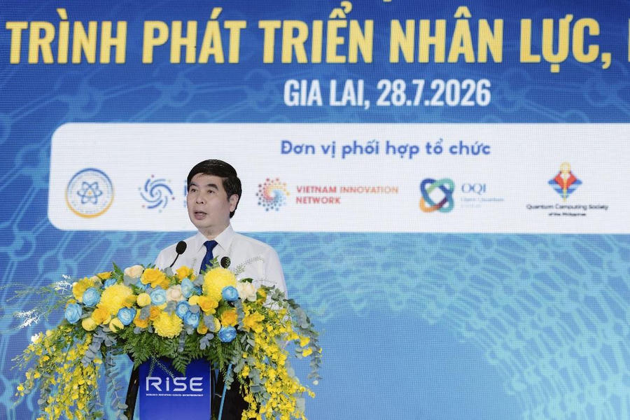 Phó Chủ tịch UBND tỉnh Gia Lai Lâm Hải Giang phát biểu tại Lễ khởi động Trung tâm Giải mã Lượng tử Quang Trung.