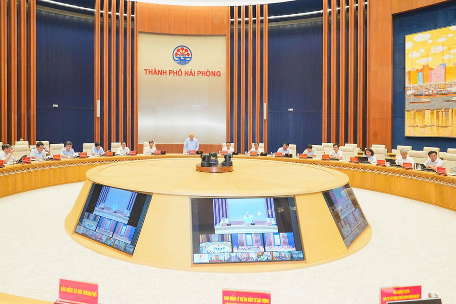 Chủ tịch UBND TP Hải Phòng Đỗ Thành Trung chủ trì phiên họp thường kỳ tháng 7/2026. (Ảnh: Đàm Thanh). Chủ tịch UBND TP Hải Phòng Đỗ Thành Trung chủ trì phiên họp thường kỳ tháng 7/2026. (Ảnh: Đàm Thanh).