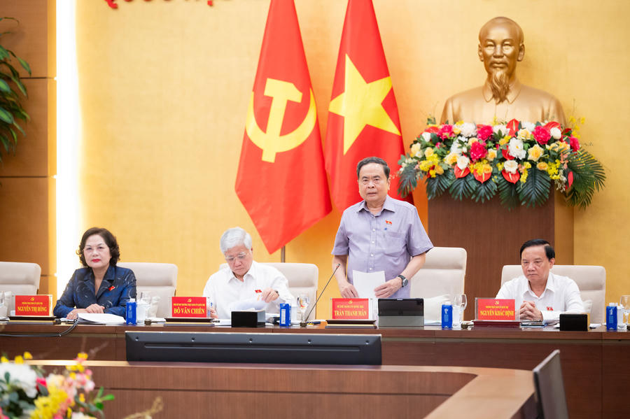 Bí thư Đảng ủy Quốc hội, Chủ tịch Quốc hội Trần Thanh Mẫn chủ trì Hội nghị Ban Thường vụ Đảng ủy Quốc hội với các Tổ trưởng Tổ đảng, Trưởng đoàn, Phó Trưởng đoàn phụ trách Đoàn đại biểu Quốc hội các tỉnh, thành phố. Ảnh: quochoi.vn