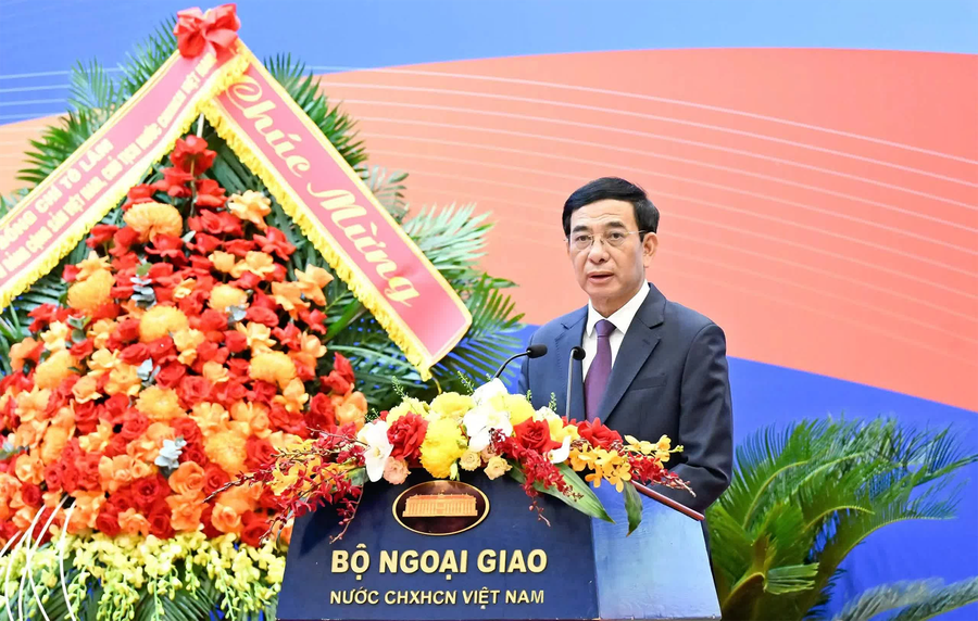 Phó Thủ tướng, Bộ trưởng Bộ Quốc phòng Phan Văn Giang phát biểu tại Phiên khai mạc Hội nghị Ngoại giao lần thứ 33 tại Hà Nội sáng ngày 1/8/2026. Ảnh: Báo TGVN