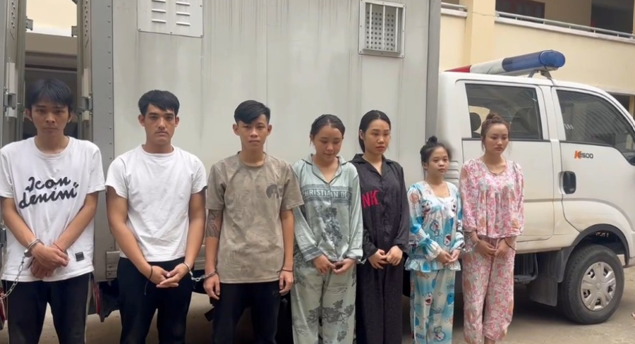 Các đối tượng trong đường dây pha chế ma túy vào thuốc lá điện tử. Ảnh: Công an cung cấp