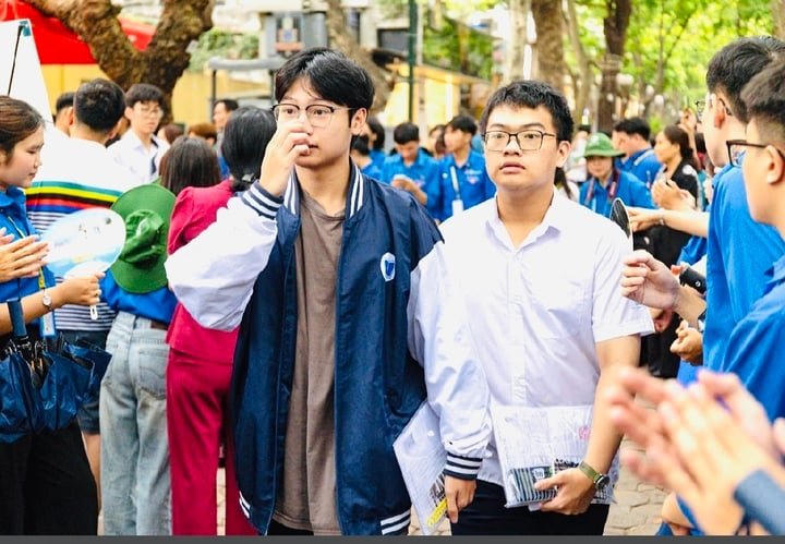 Các thí sinh có điểm thi đầu vào xuất sắc các ngành khoa học cơ bản, công nghệ chiến lược sẽ được cấp học bổng