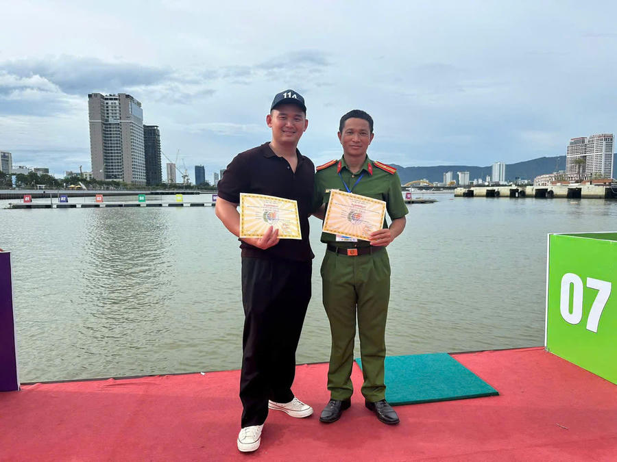 Niềm vui chiến thắng...