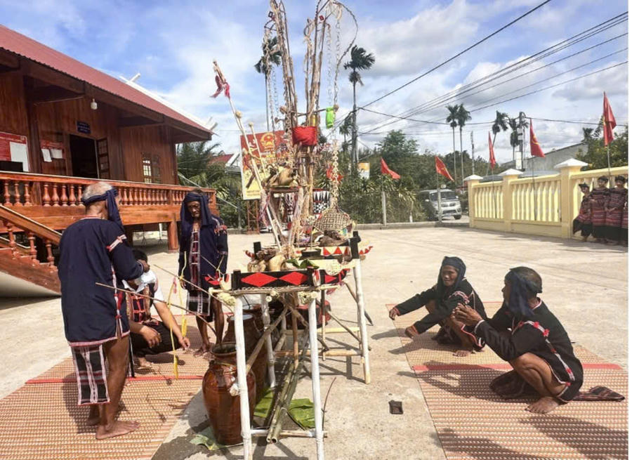 Các nghi thức cúng cầu mùa của người Ba Na tại Xuân Lãnh. Ảnh: Sở VHTTDL Đắk Lắk