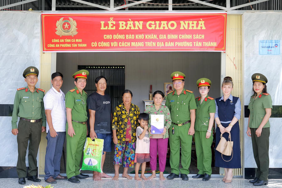 Hàng nghìn căn nhà tình nghĩa, mái ấm tình thương được xây dựng, góp phần chăm lo đời sống người dân có hoàn cảnh khó khăn (Ảnh: Trọng Nguyễn).