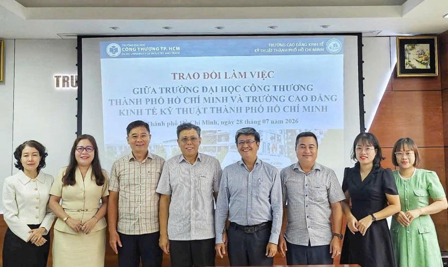 HUIT hợp tác toàn diện với cao đẳng Kinh tế Kỹ thuật TP. HCM.