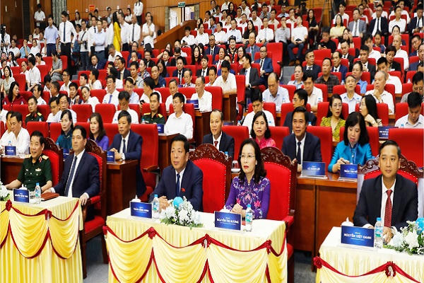 Các đại biểu dự hội nghị.
