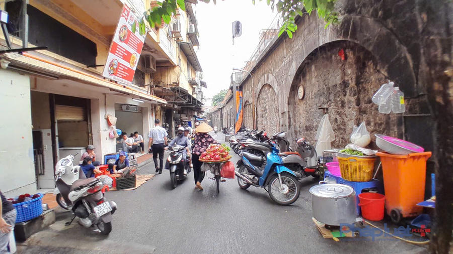 Đoạn B, từ Lê Văn Linh đến Hàng Cót, hình thành không gian văn hóa, nghệ thuật cộng đồng.