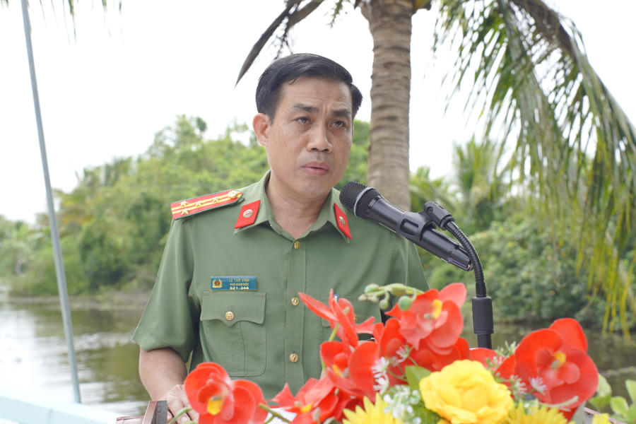 Đại tá Lê Tấn Vinh phát biểu tại lễ khánh thành cầu giao thông nông thôn An Hòa 6.