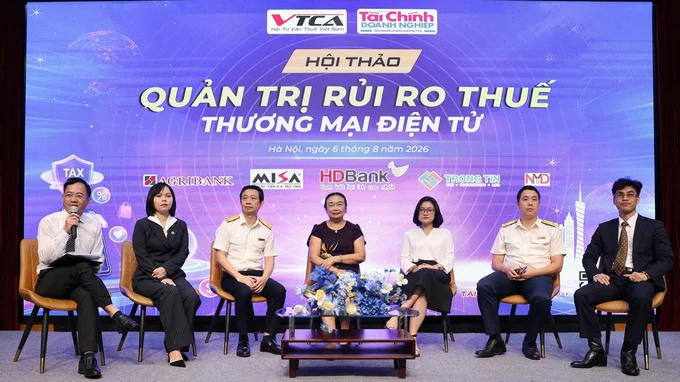 Các diễn giả trao đổi, giải đáp nhiều vướng mắc về thuế thương mại điện tử.