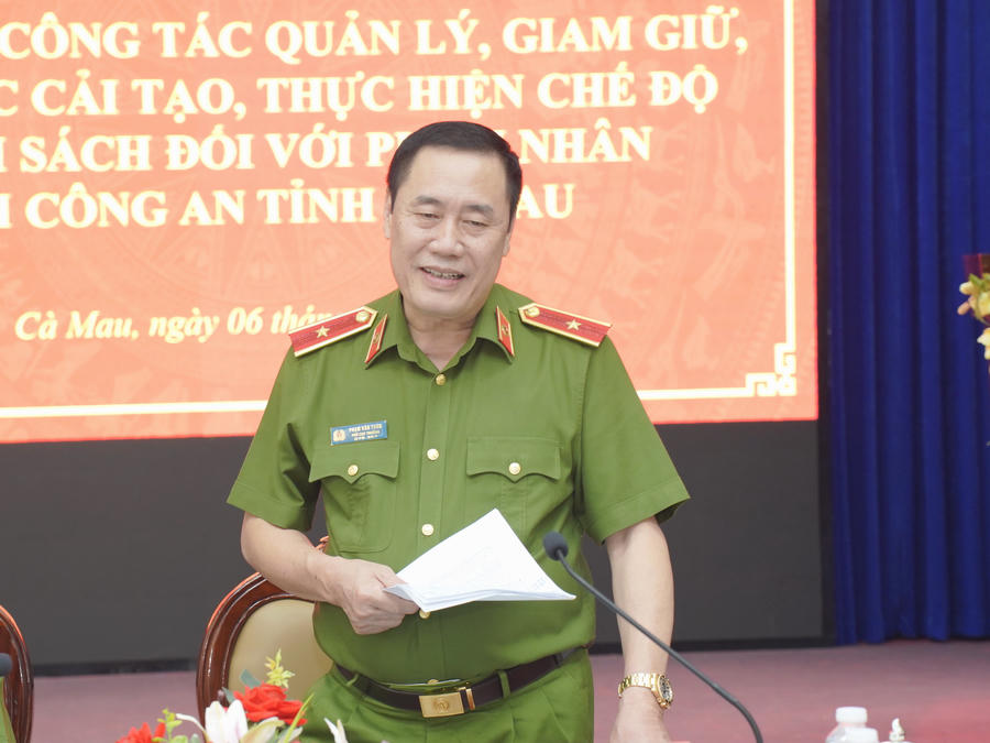 Thiếu tướng Phạm Văn Thân - Phó Cục trưởng Cục Cảnh sát quản lý trại giam, cơ sở giáo dục bắt buộc, trường giáo dưỡng, Bộ Công an, Trưởng đoàn kiểm tra phát biểu kết luận buổi làm việc.