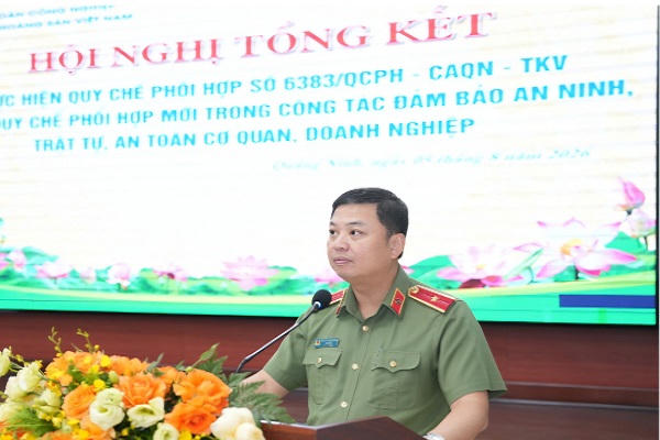 Thiếu tướng Nguyễn Tiến Trung, Ủy viên Ban Thường vụ Tỉnh ủy, Bí thư Đảng ủy, Giám đốc Công an tỉnh Quảng Ninh phát biểu.
