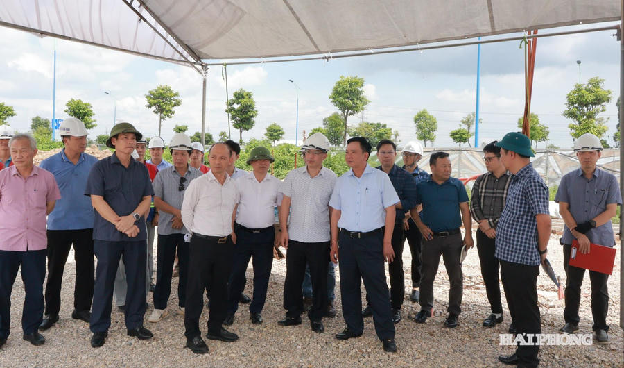 Đoàn công tác của TP Hải Phòng kiểm tra thực tế, đôn đốc tiến độ thi công các dự án đầu tư công trọng điểm.