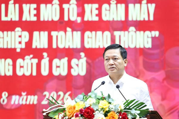 Ông Nguyễn Cao Sơn, Tỉnh ủy viên, Phó Chủ tịch UBND tỉnh phát biểu tại hội nghị.