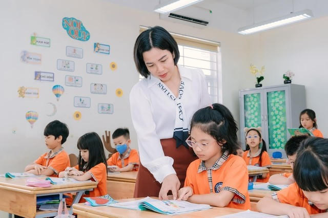 Các vị trí kế toán, văn thư, thủ quỹ được bố trí dùng chung cho cơ sở giáo dục, mỗi vị trí được bố trí 1 người. (Ảnh minh họa) Các vị trí kế toán, văn thư, thủ quỹ được bố trí dùng chung cho cơ sở giáo dục, mỗi vị trí được bố trí 1 người. (Ảnh minh họa)
