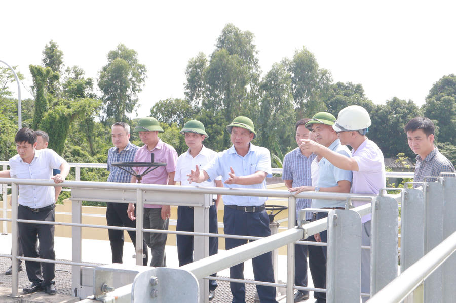 Phó Chủ tịch UBND TP Hải Phòng Trần Văn Quân cùng đoàn công tác kiểm tra tiến độ một dự án đầu tư công trọng điểm tại khu vực phía Tây thành phố.