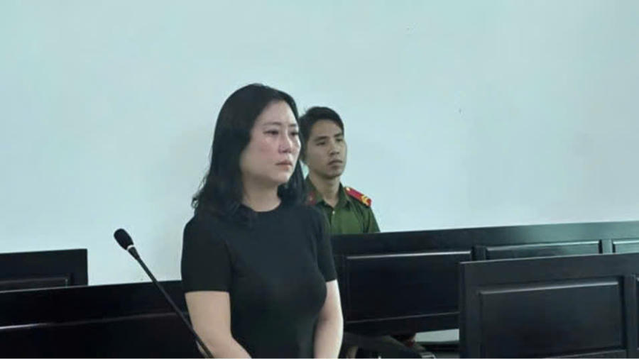 Bị cáo Trần Thị Kim Anh tai TAND tỉnh Gia Lai.