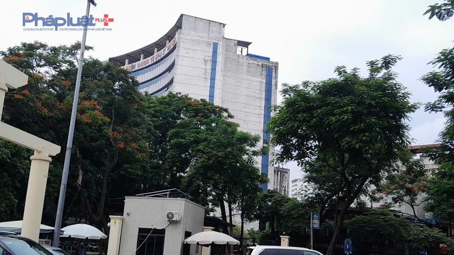 Trao đổi với Phóng viên, đại diện lãnh đạo Phòng Kinh tế, Hạ tầng và Đô thị phường Nghĩa Đô, TP Hà Nội cho hay, hiện nay phường thực hiện theo sự chỉ đạo của UBND TP Hà Nội là tập trung giúp doanh nghiệp tháo gỡ khó khăn, vướng mắc nhằm sớm đưa dự án tiếp tục hoàn thiện và đi vào hoạt động trong thời gian tới một cách sớm nhất.
