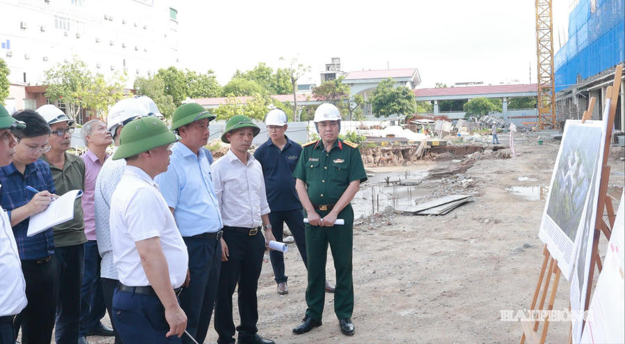 Phó Chủ tịch UBND TP Hải Phòng Trần Văn Quân cùng đoàn công tác kiểm tra tiến độ một dự án đầu tư công trọng điểm tại khu vực phía Tây thành phố.