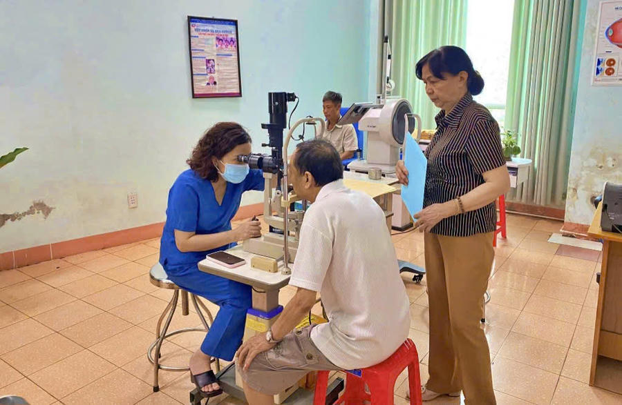 Triển khai khám, tư vấn và chăm sóc sức khỏe toàn dân cho người có công trên địa bàn phường Buôn Ma Thuột. Ảnh: Trang thông tin điện tử Phường Buôn Ma Thuột, Đắk Lắk